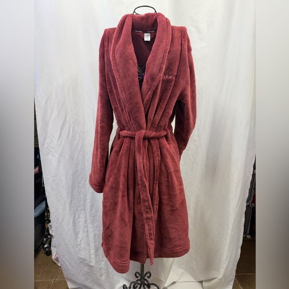 Calvin Klein burgundy fluffy short robe size M/L